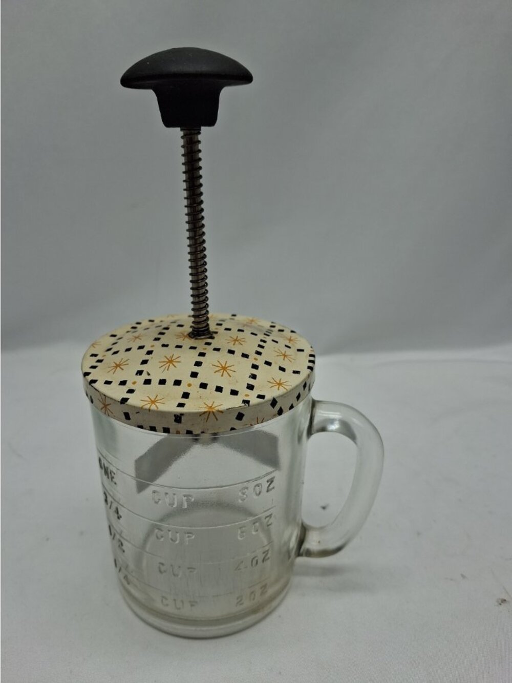 Vtg Yellow Star Anchor Hocking Embossed Glass Measuring Cup Food Nut Chopper 1 C